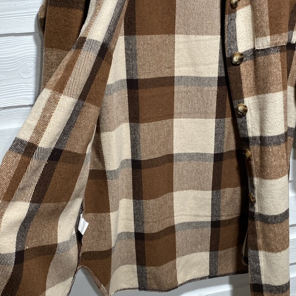 Fashions Plaid Shacket - Picture 6 of 7